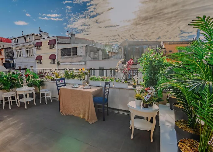 Istiklal Nil اسطنبول