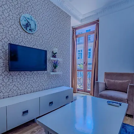 מלון דירות Istiklal Nil Suites 4*