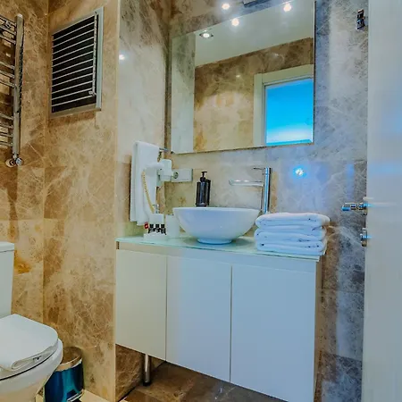 Ξενοδοχείο με διαμερίσματα Taksim Inci 4*